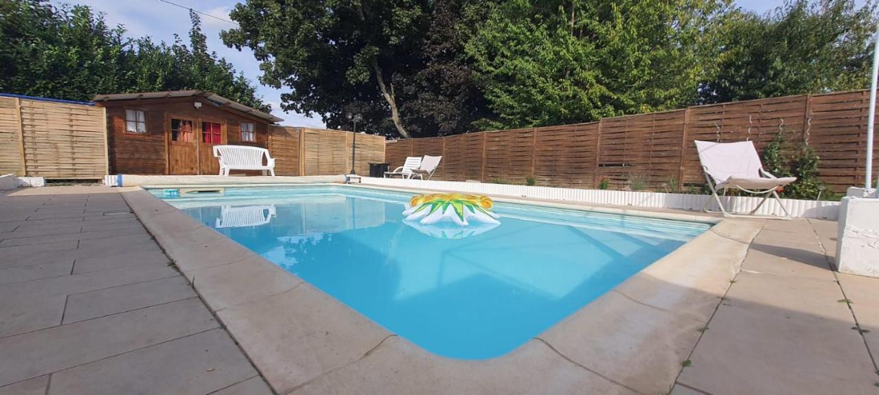 Studio Meuble Avec Piscine Partagee La Ferté-Gaucher Eksteriør bilde